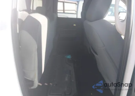 2016 Ram 1500 Big Horn z USA, uszkodzony, nr VIN 1C6RR6GG3GS223660